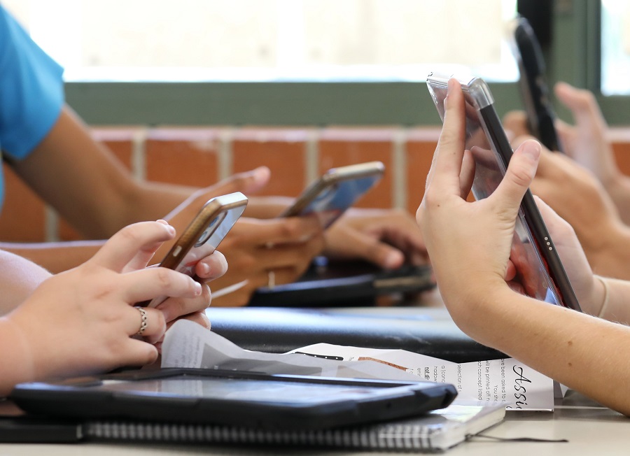 Günün kaç saati internet başında geçiyor?