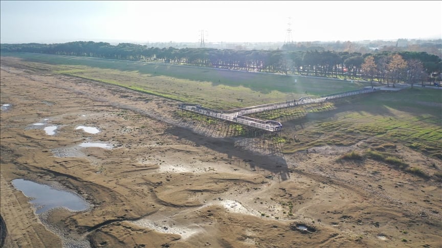 İznik Gölü'ndeki çekilme her geçen gün artıyor