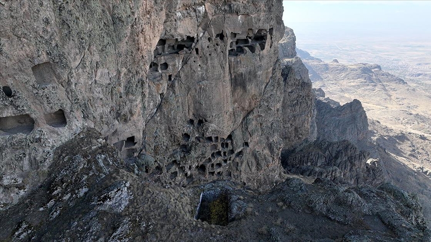 Hititlerin gökdeleni, Öksüt Kalesi