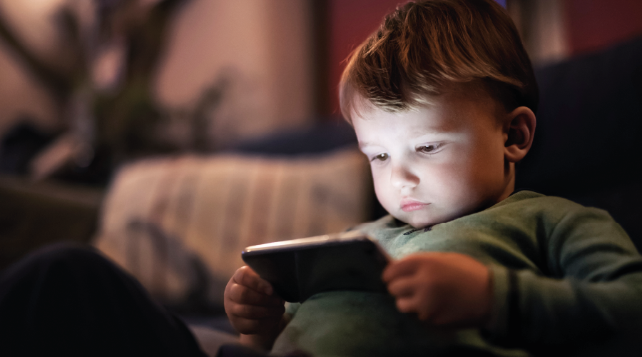 Çocukların ekran kullanımı otizme sebep olabilir mi?