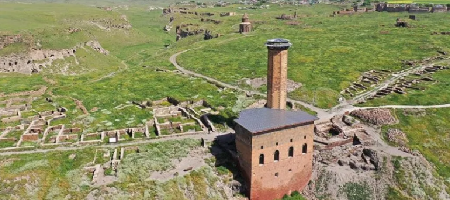 Anadolu'da Türk tarihinin ilk izleri Ani'de