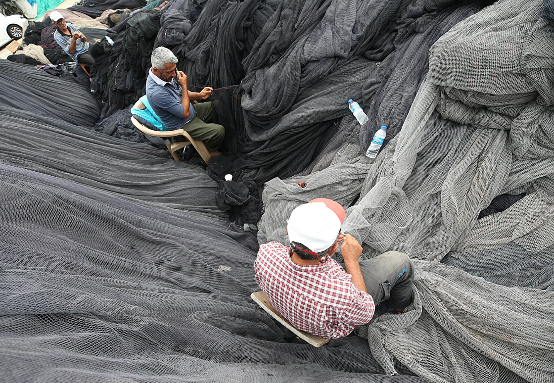 Balıkçılar denize açılmayı bekliyor