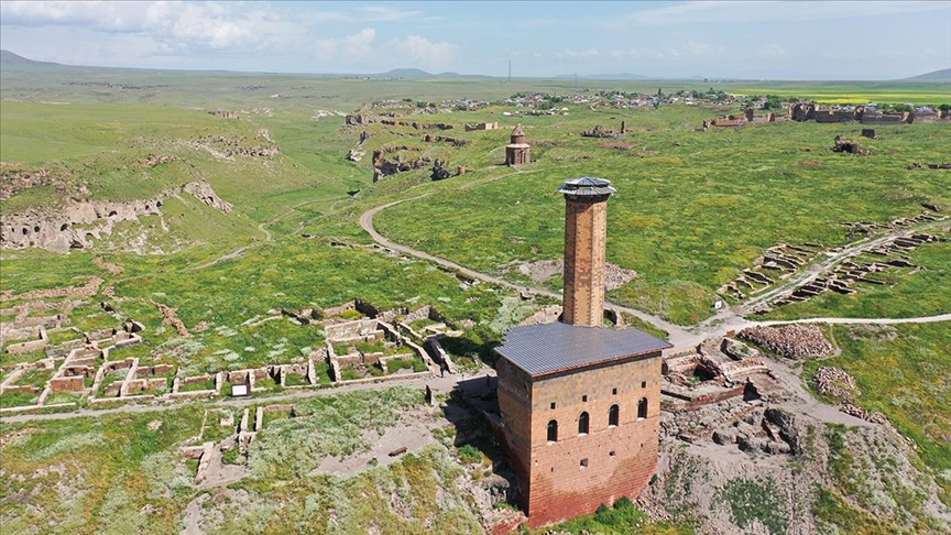Ebu l Menuçehr Camiii asırların izini taşıyor