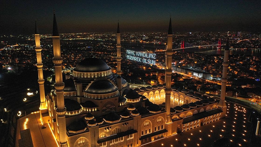 AKRA‘da 1444 Mirac Kandili Özel Yayını