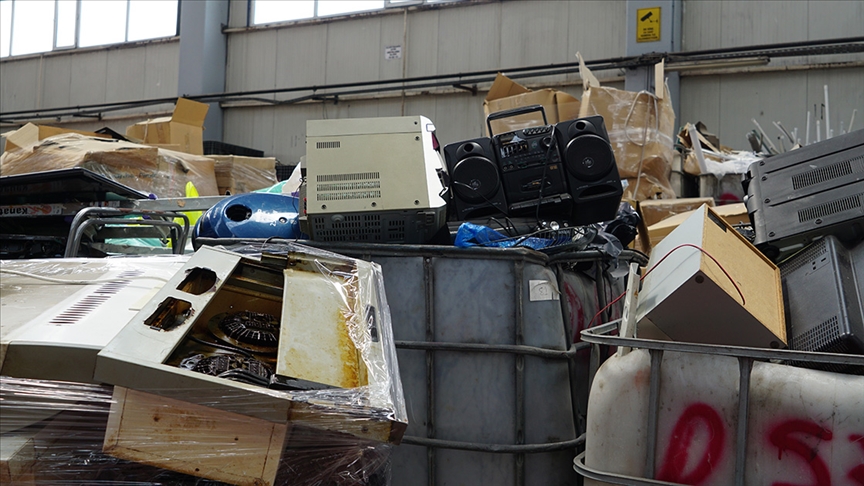 Elektronik atıklardan geri dönüşüm düşük seviyelerde