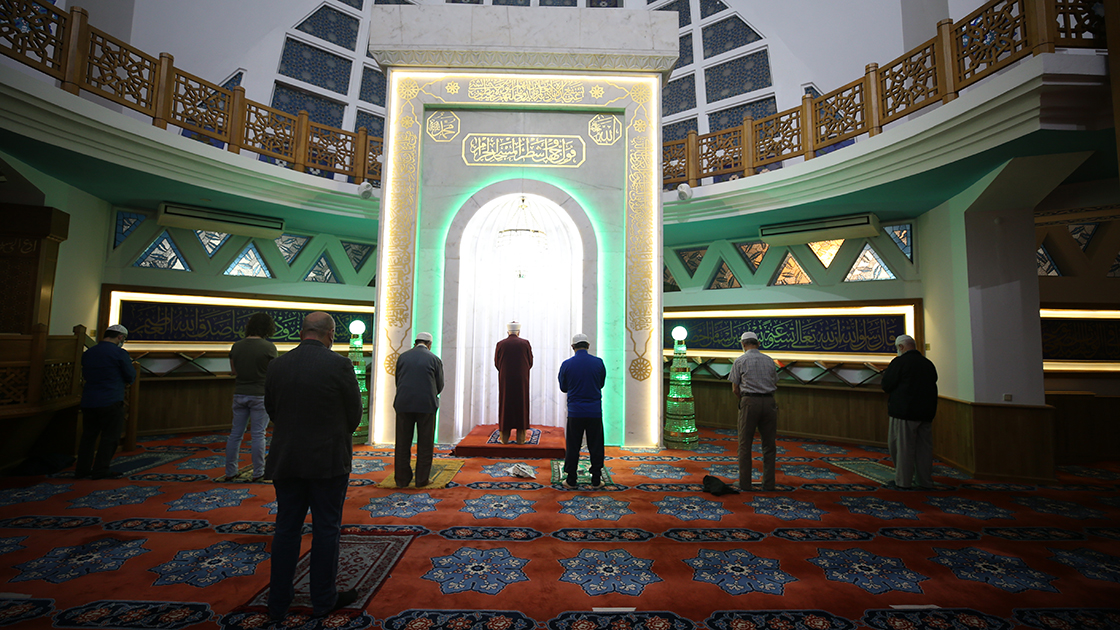 Camiler açık olacak