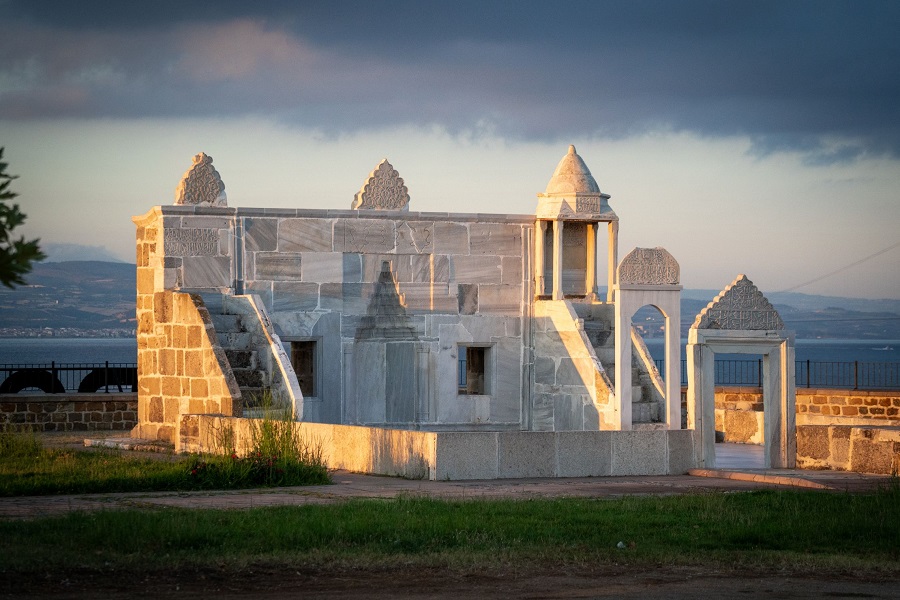 İstanbul'un kilidi; Azebler Namazgâhı