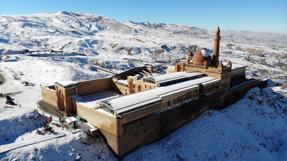 238 yıllık İshak Paşa Sarayı'nda merkezi ısıtma sistemi 