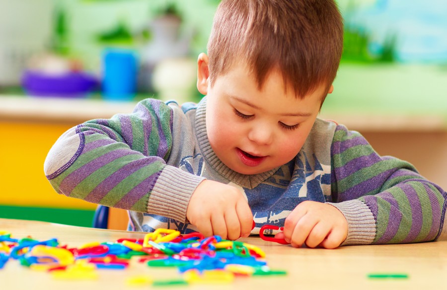 Özel çocuklara doğru yaklaşım nasıl olmalı?